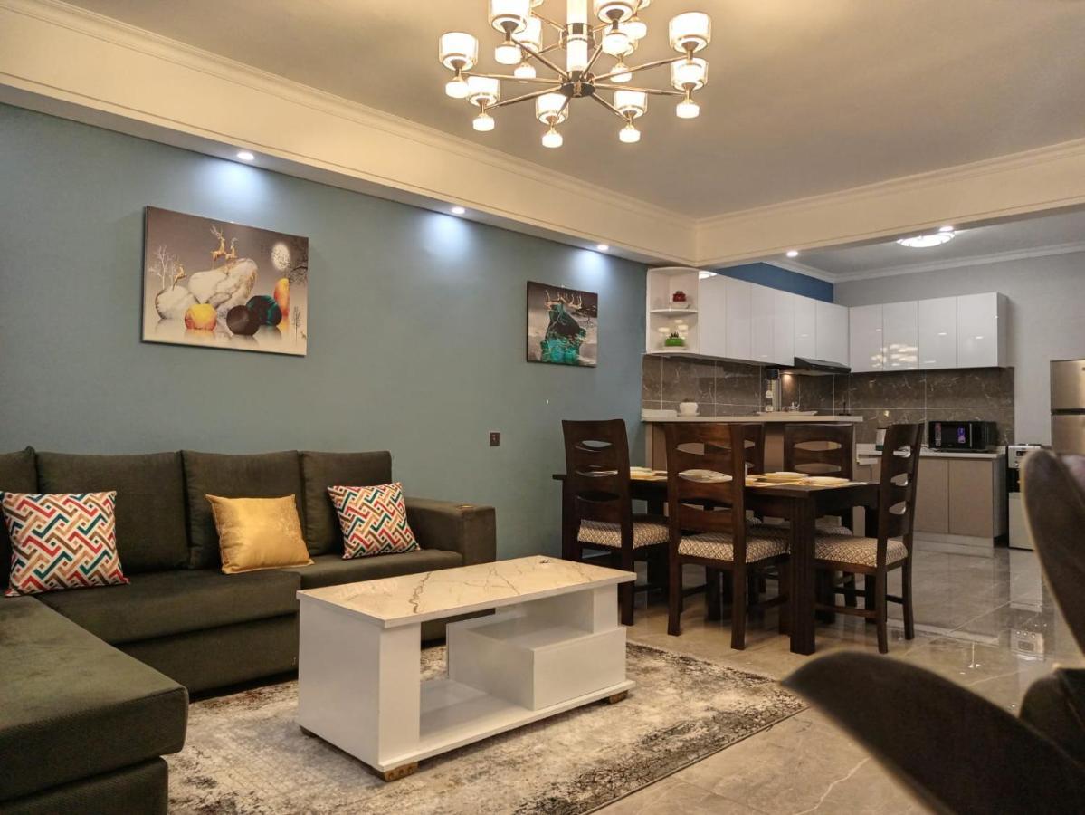 Stayrest Safari Tours New 3 Bedroom Apartments In Kilimani Nairobi With Rooftop Pool Екстер'єр фото